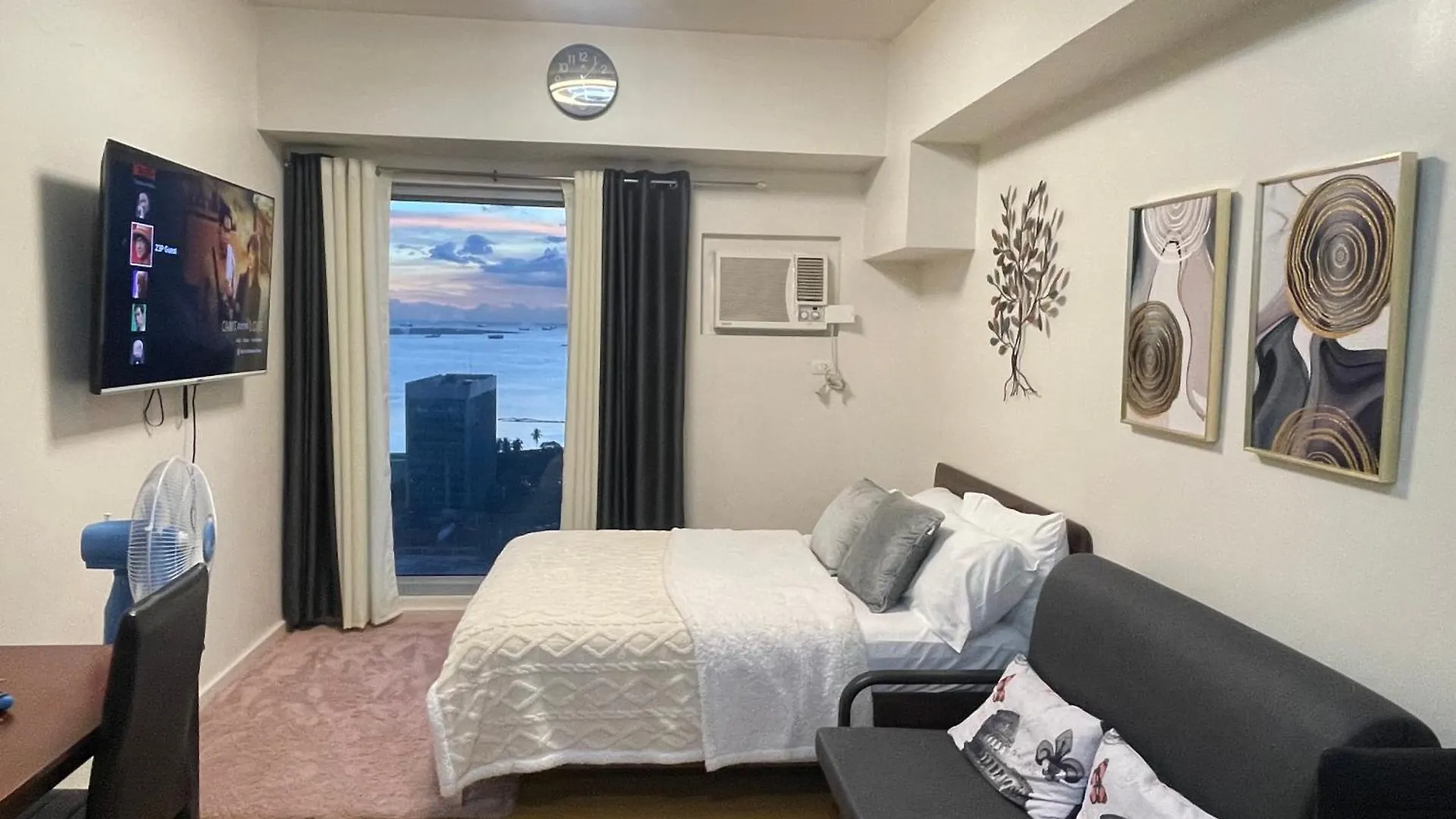Aparthotel Modern And Cozy Condo In 8Adriatico Near Pgh, Slmec And Us Embassy Manila